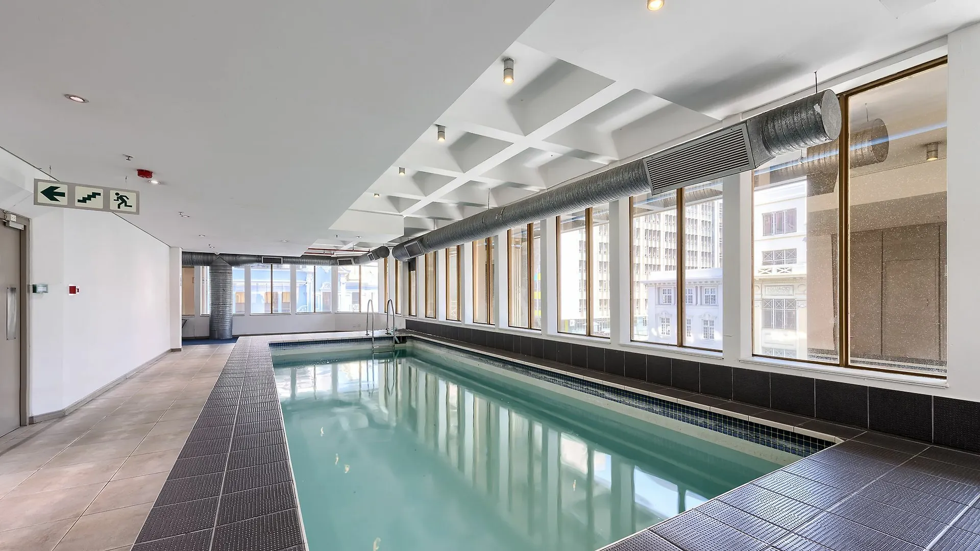 #1101 Cartwright - Chic Downtown Apartment 0*, Cape Town South Africa